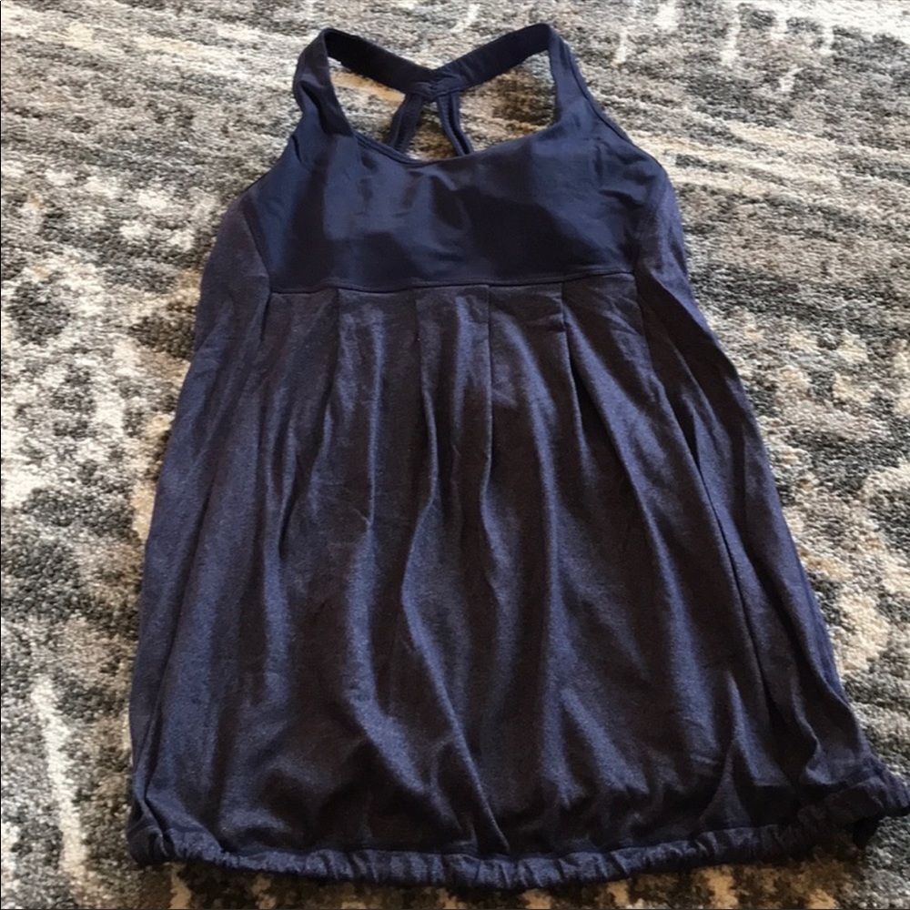 Lululemon tanks size 8